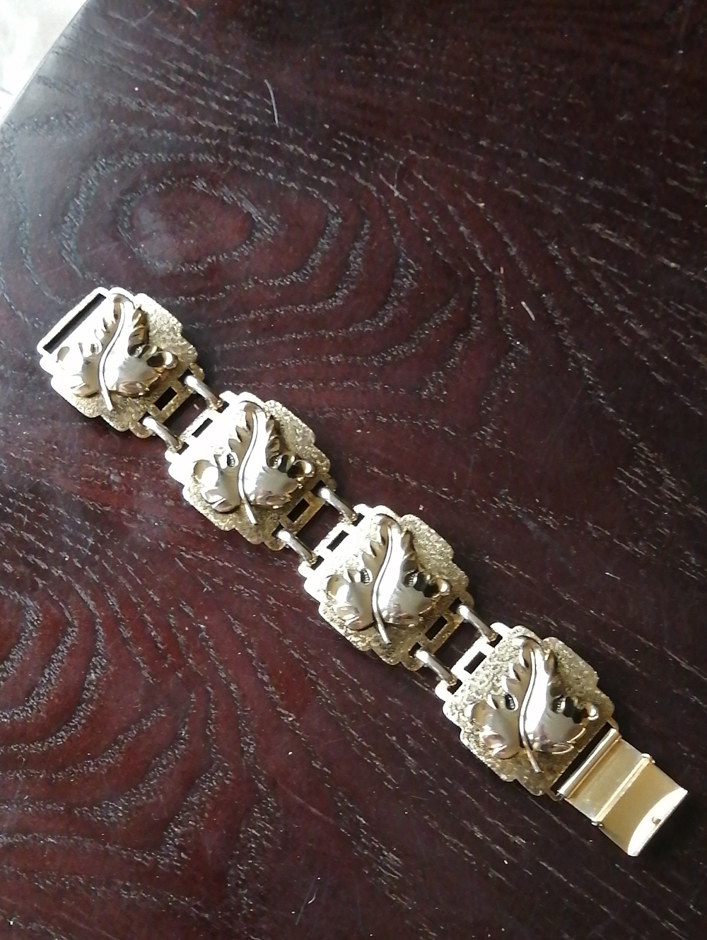 Gorgeous Vintage Gold Plated Leaf Link Bracelet Fits 7